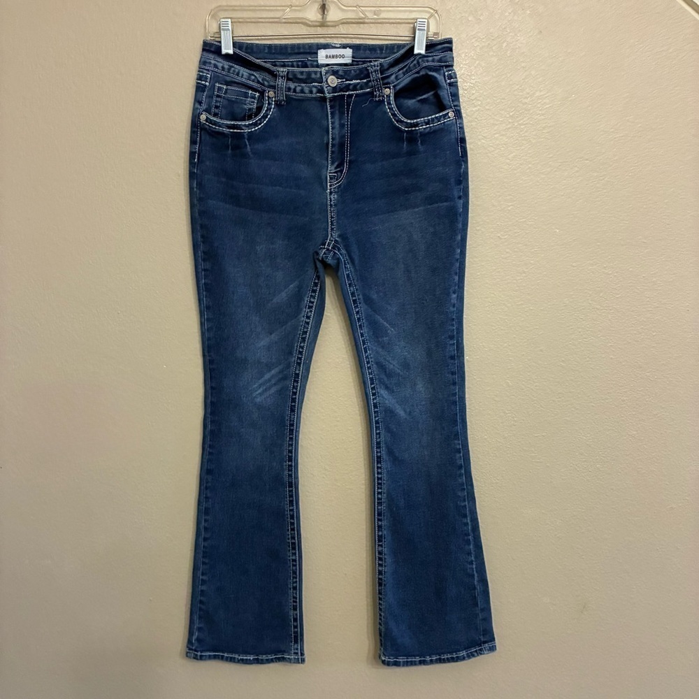 BAMBOO Woman’s Y2K Distressed Denim White Stitching Flare Bootcut Jeans Size 13
